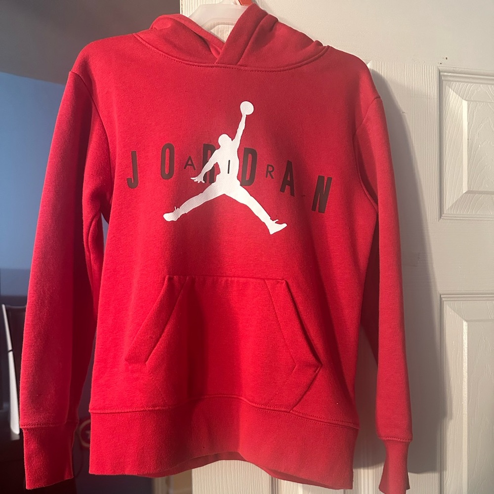 Jordan boys hoodie size small